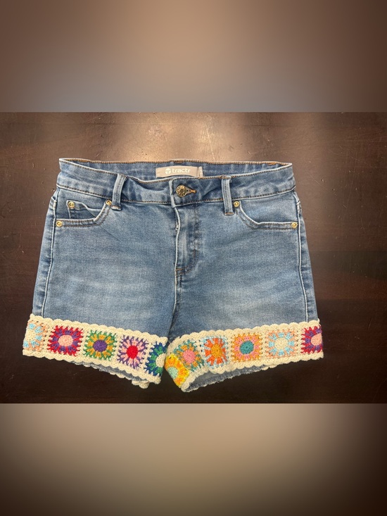 Tractr Pants - Tractr Girls Denim Shorts Size 12 Crochet Hem Boho Festival Light Wash Stretch